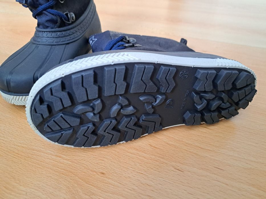 Топли непромокаеми ботуши с вълна