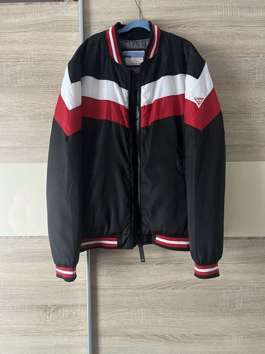 Geaca guess nefolosita