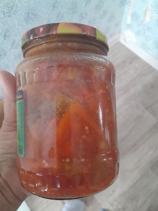 Компот,салаттар бар