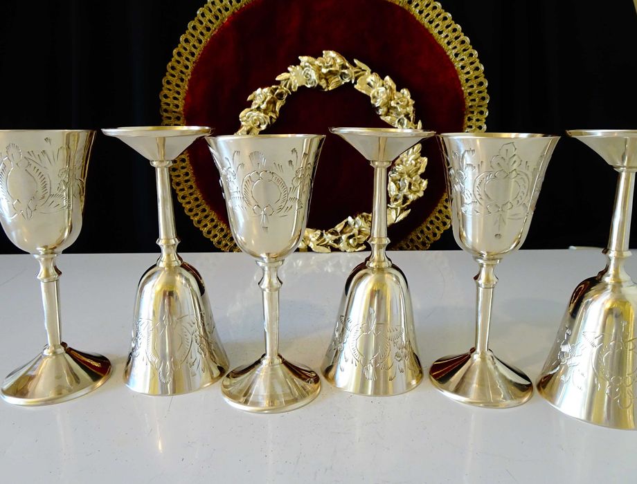 Бронзови чаши за ракия с разкошен бароков релеф,кана.