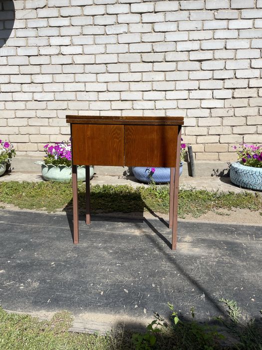 Продам 2 швейные машины.