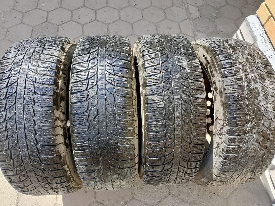 Зимние шины Triangle 215/60 R16 99R
