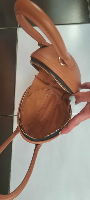 Дамска чанта под формата на яйце като нова