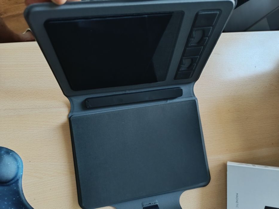 Чисто нов луксозен смарт тефтер Artic A5 с магнитна батерия 8000 mAh (XD Design)