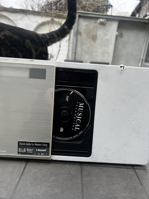 Sistem Audio Panasonic SC-HC402 – Bluetooth, CD, DAB+, Design Slim