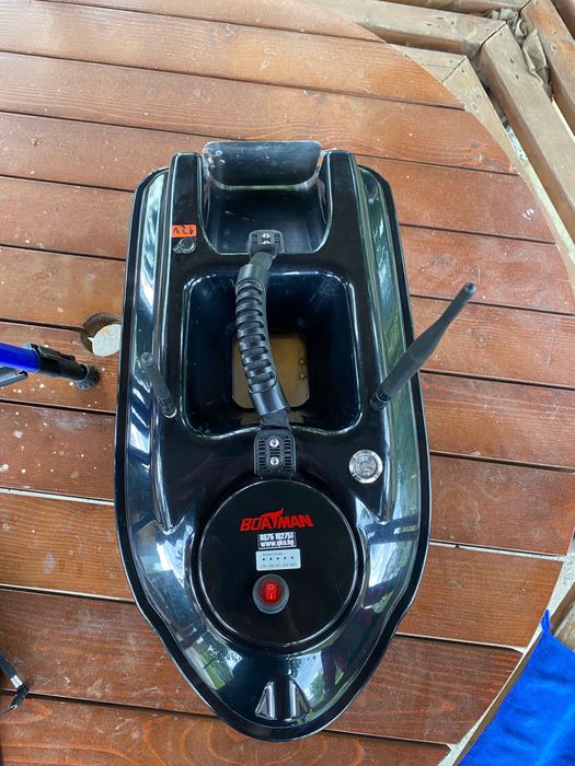 Лодка за захранка със сопар и джипиес