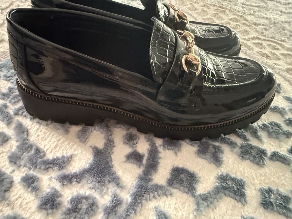 Продам туфли осенние