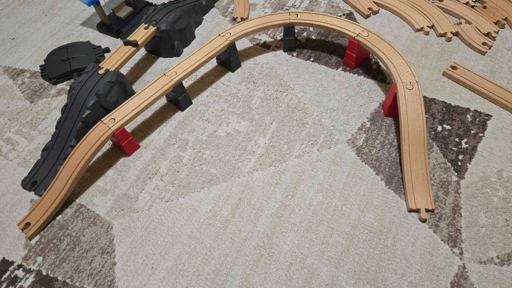 Дървена писта с влакчета от Lidl