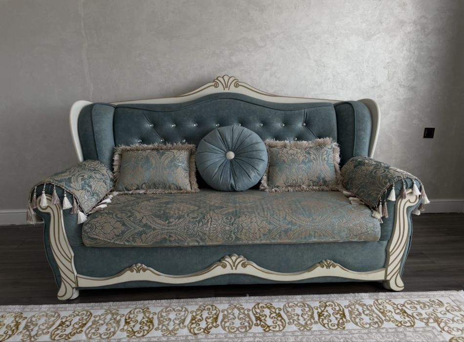 Диван гостинный