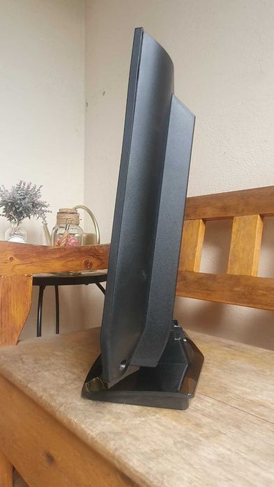 Monitor / TV LG 19" (HDMI, VGA, SCART) - Stare foarte bună