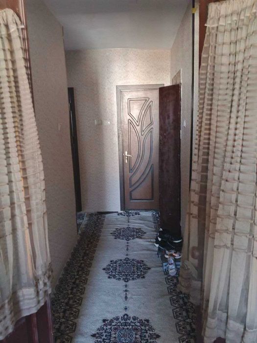 Qoratosh chorsu bozor yonidan sentr 4 hona 63 kv makler yo srocni