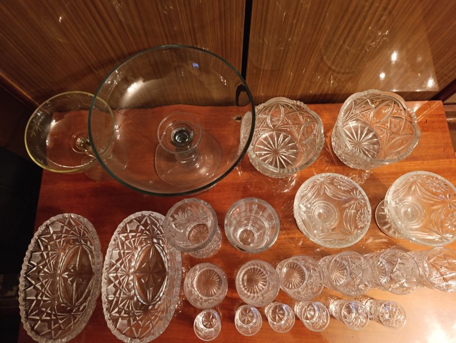 Хрусталь,стекло.Сервантное хранение.