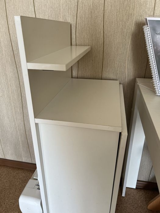 Стол маникюрный