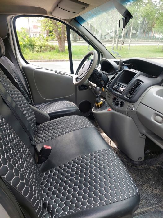 Бус - Opel Vivaro