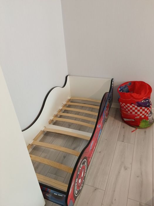 Здравствуйте, кровать машинка