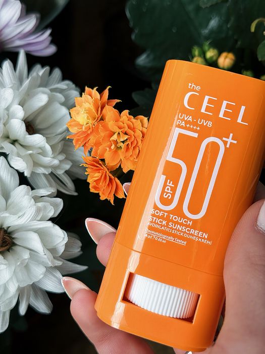 Слънцезащитен Стик SPF50+ с озаряващ ефект и копринено усещане