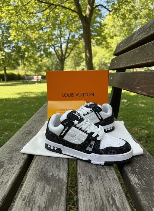 Adidasi LV Trainers - Negru Alb - Produs Premium Full Box