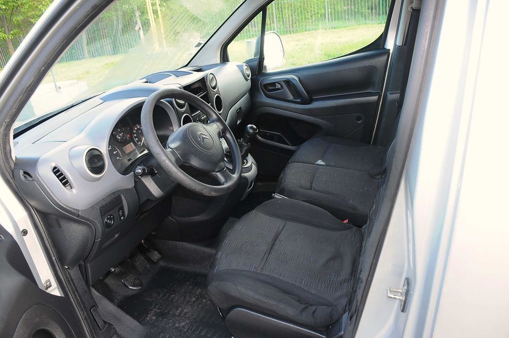 CITROEN Berlingo Maxi Lung Autoutilitara 3 locuri 2011 1.6HDi 90 CP AC, recent adus