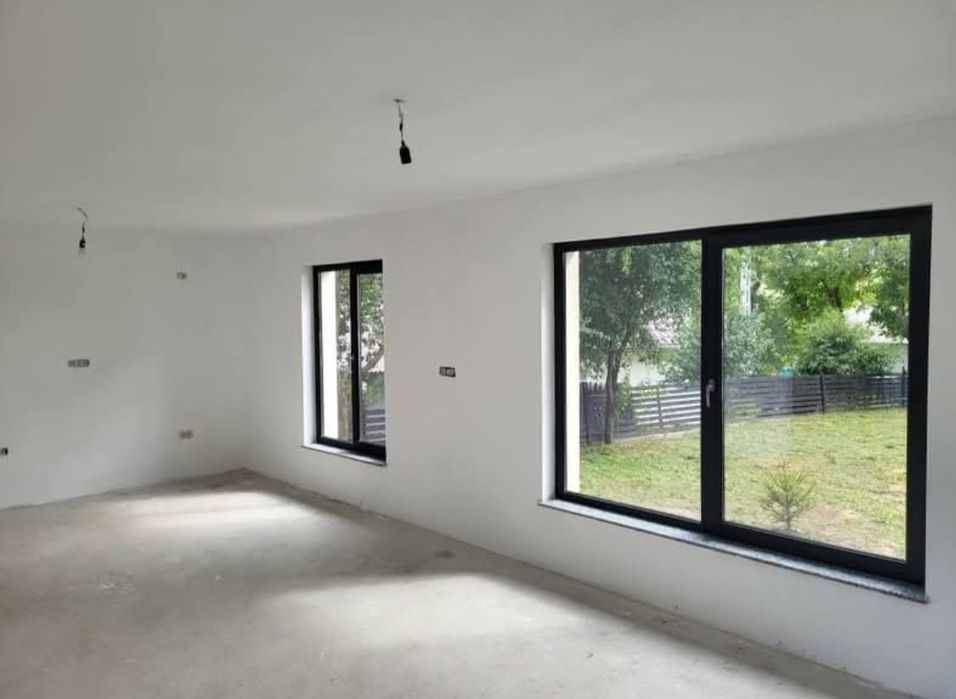Casă de vânzare  in Ciprian Porumbescu