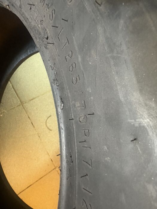 Шины 265/70R17 (2шт)