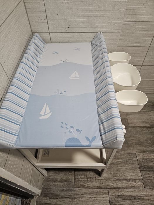 De vanzare masa de infasat ikea