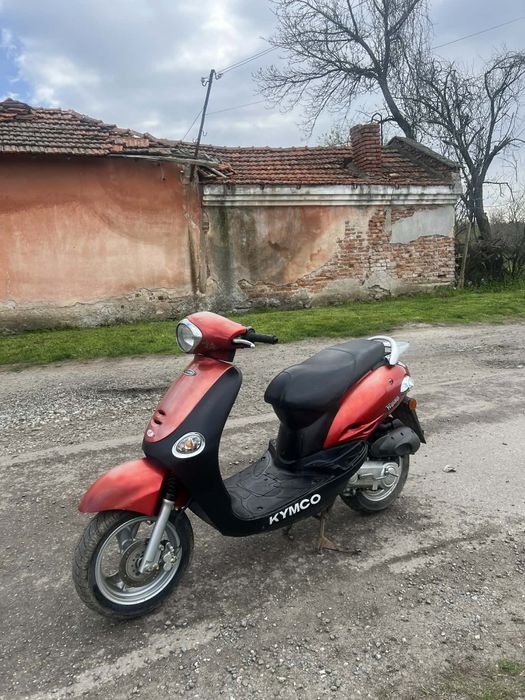 Скутр CYMKO Yup50