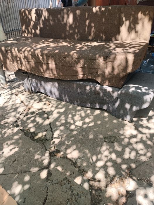 Продаю два дивана