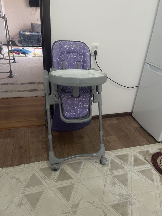 Продам детский стол