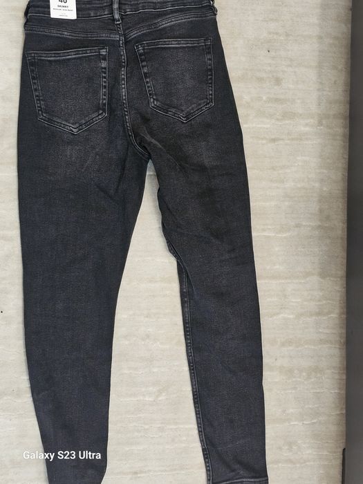 Различни модели дамски дънки