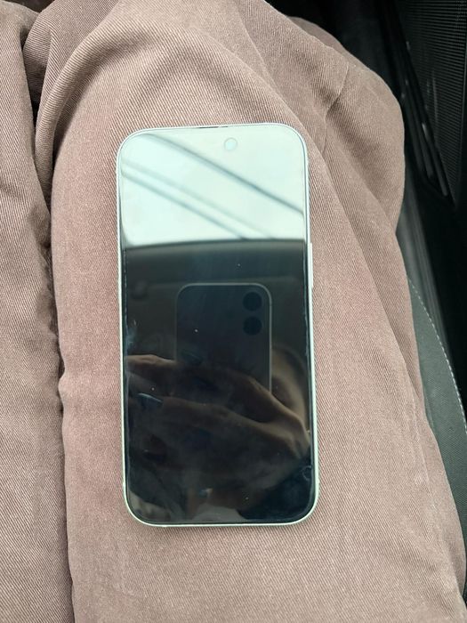 De vânzare iPhone 15