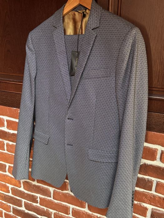 Нов мъжки костюм Patrizia Pepe