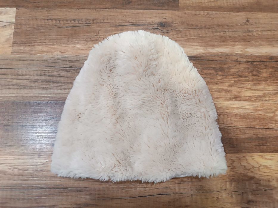 Дамска зимна шапка Reserved