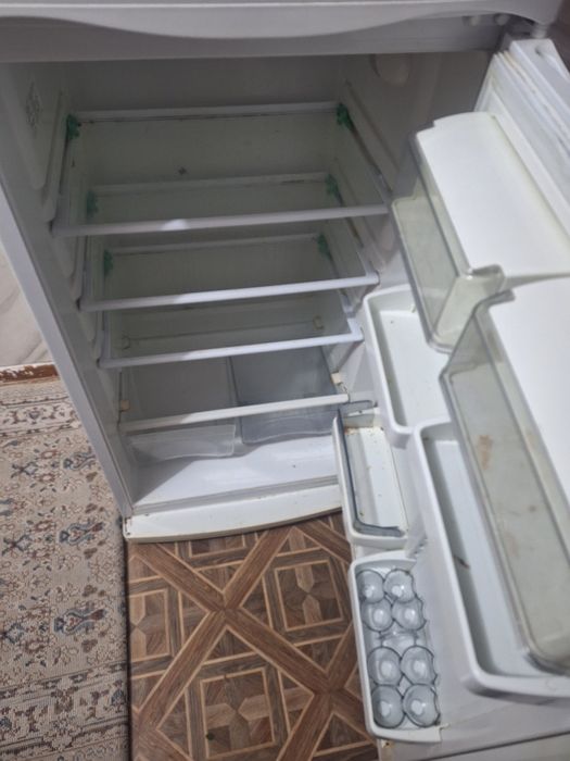 Продам холодильник
