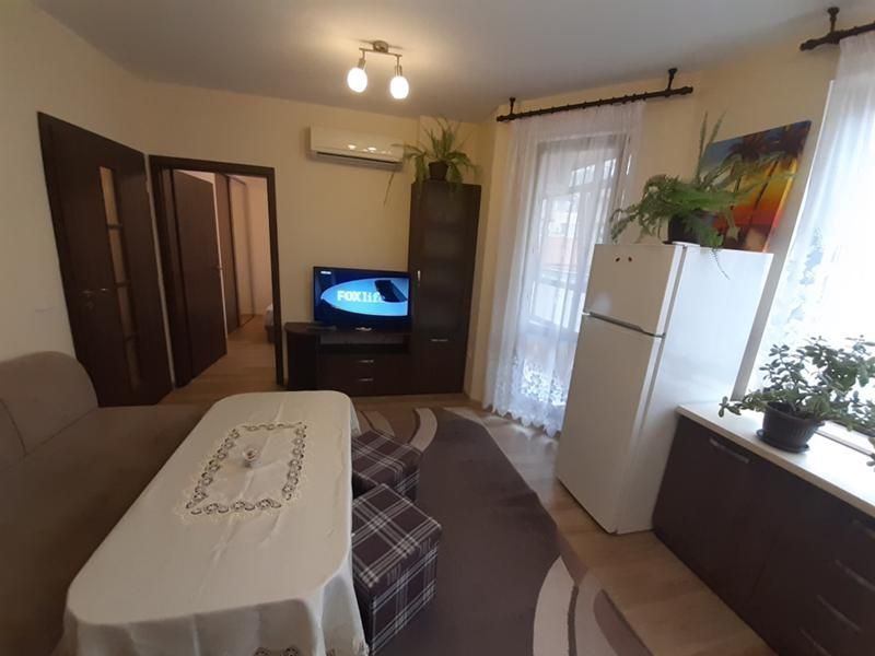 Дава се под наем Двустаен апартамент в Варна, Зимно кино Тракия - 48 кв.м за 430 € - Снимка #1