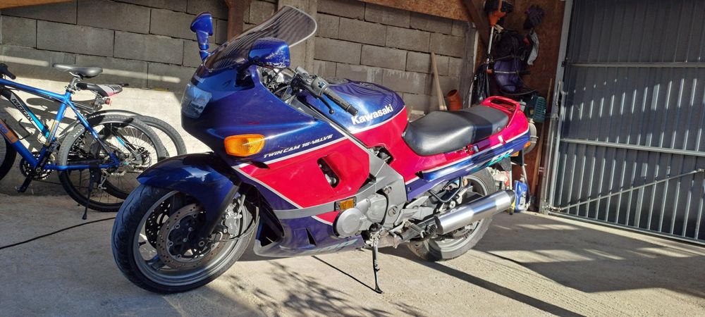 Kawasaki zzr 500