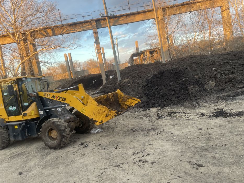 Навоз. Погрузка есть. Конский