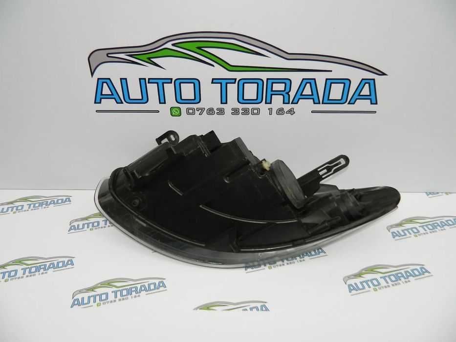 Far dreapta  RENAULT FLUENCE an 2013 2014 2015 cod 260101331R