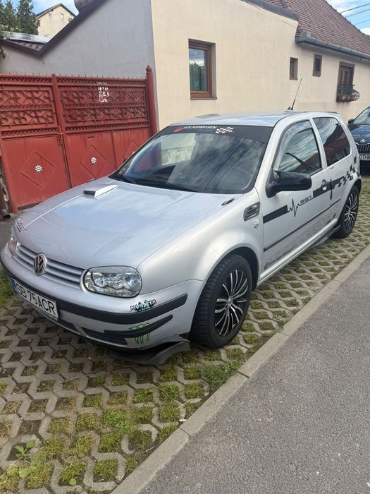 VOLKSWAGEN Golf 2000 — imagine 3