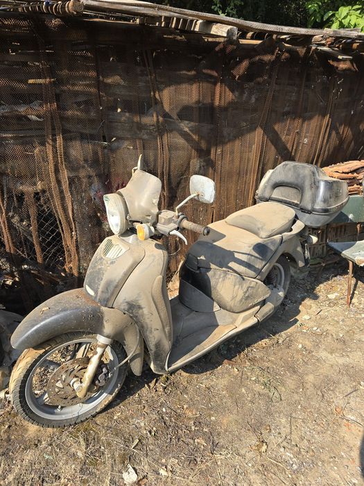 Aprilia Scarabeo 150 кубика