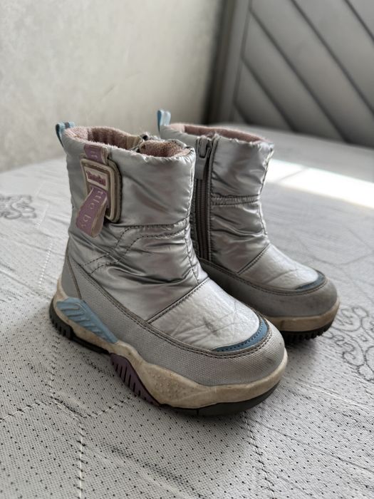 Продам детские зимние сапоги