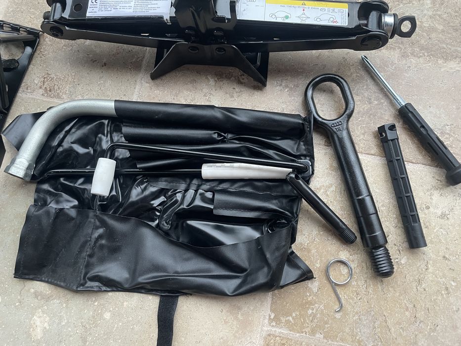 Cric original Audi Q3 8U + kit complect OEM 5N0011031E
