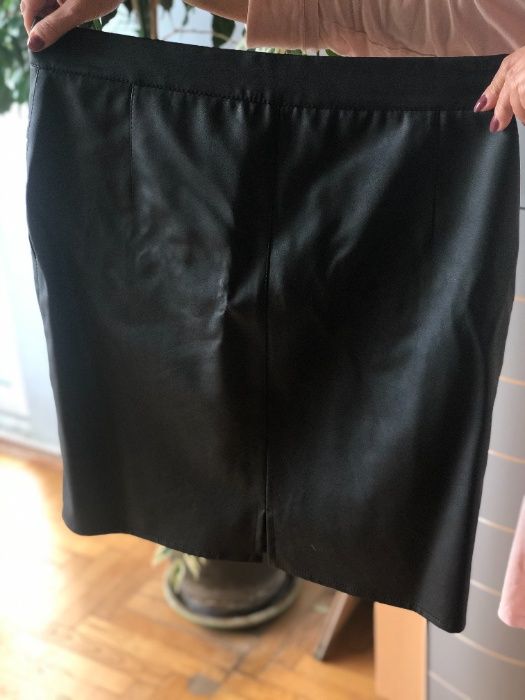 Дамска кожена пола