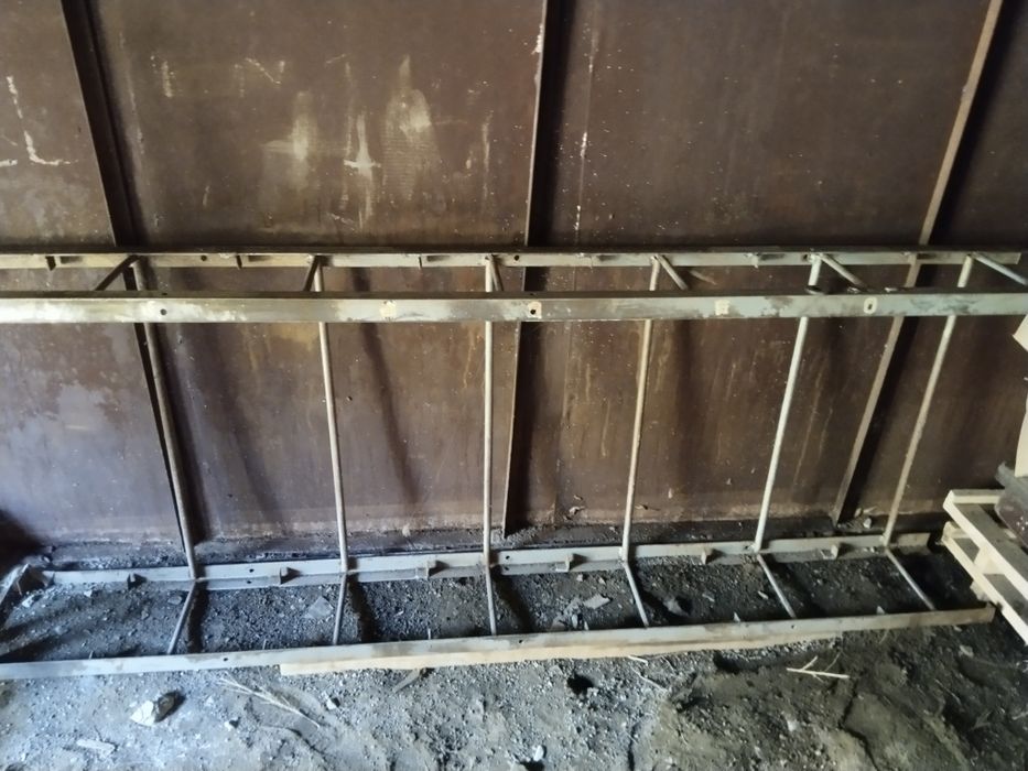 Металлический стеллаж