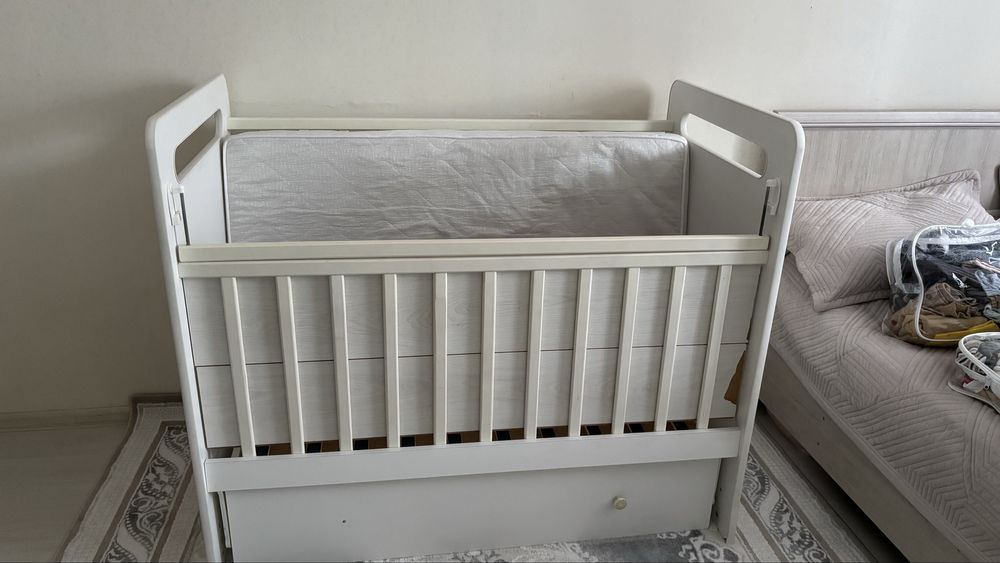 Продам детскую кроватьку, манеж