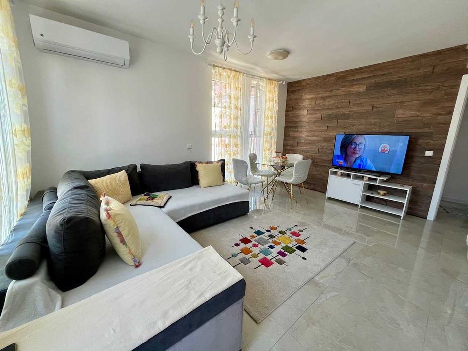 Продава се Тристаен апартамент в София, Младост 2 - 193000 кв.м за 1 €/кв.м - Снимка #3