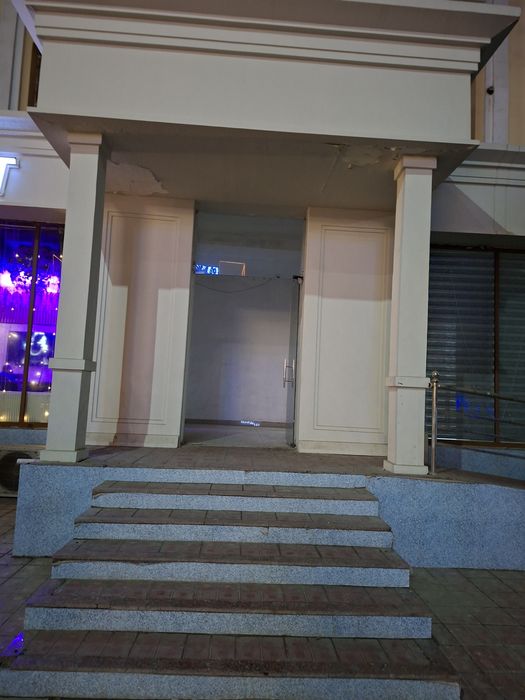 Ал Хоразмий шох кучасида йол юзида жойлашган бино ижага берилади