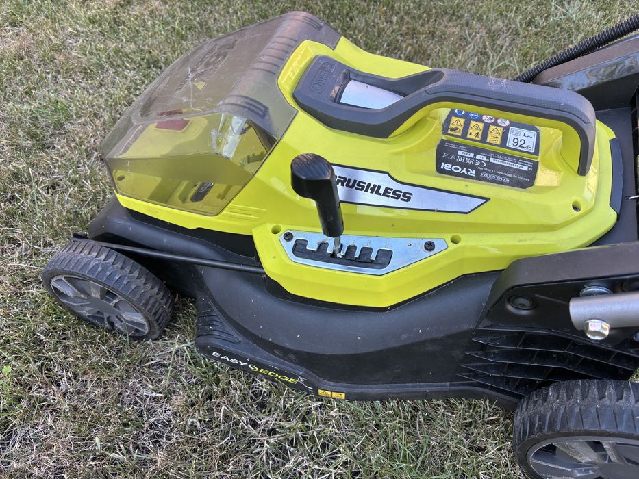 Акумулаторна косачка RYOBi