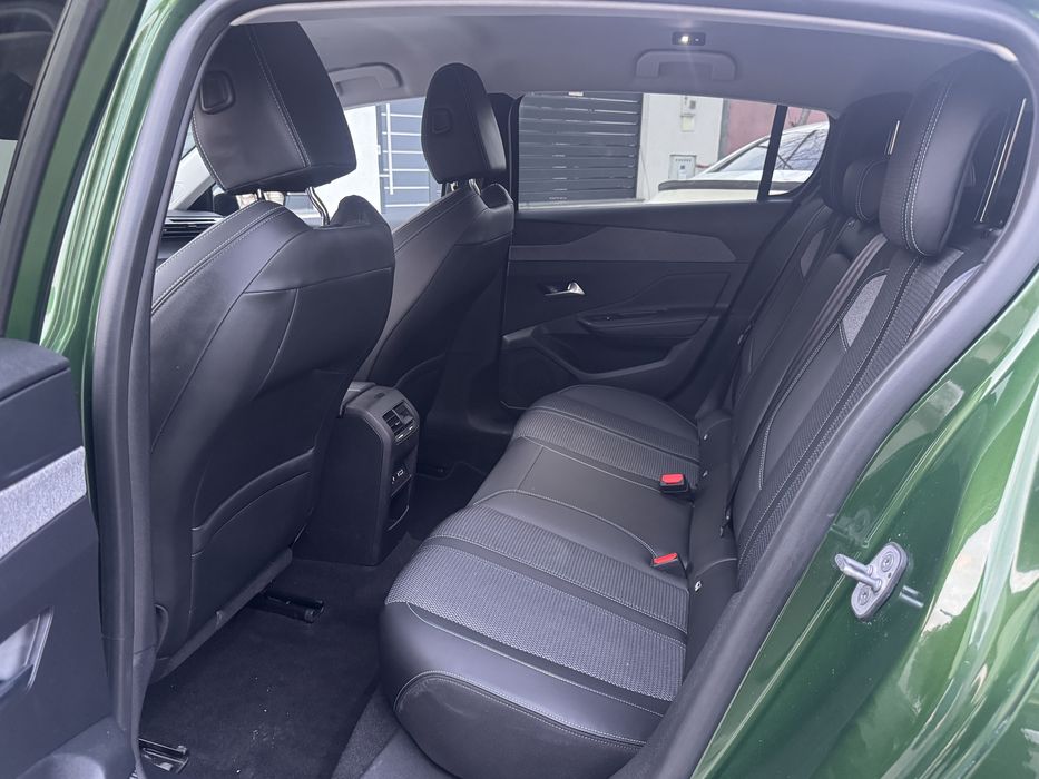 Peugeot 308 GT Line 1.2 Turbo Automata / Model Full vand sau schimb