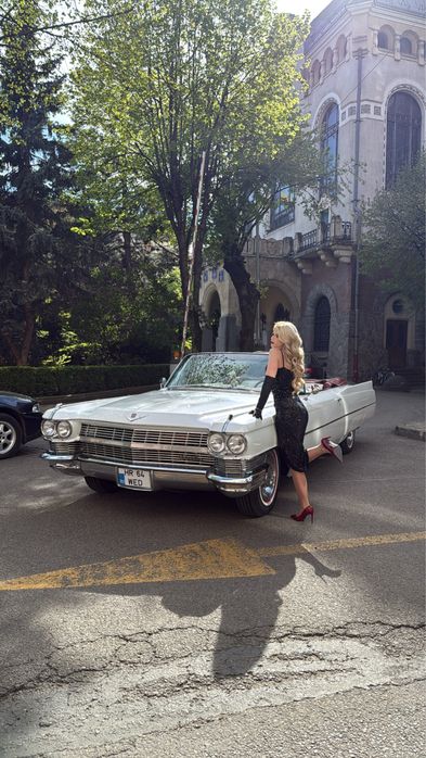 Inchiriez masini Epoca Evenimente Cadillac