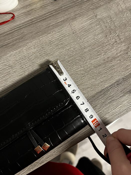 Малко черно портмоне